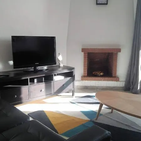 Las Colinas Apartment