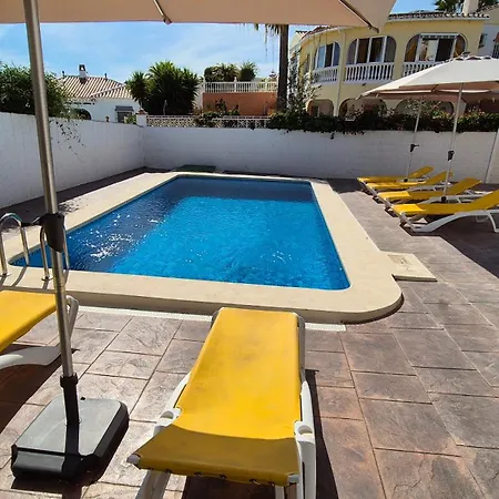 Las Colinas Holiday home