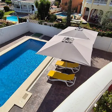 Las Colinas Holiday home *